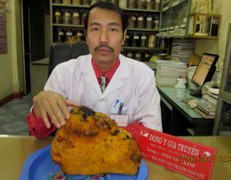 Chuyện ông lang bí ẩn tặng thuốc khắp nơi cho người nghèo