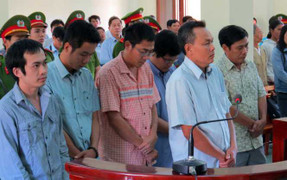 Dùng nhục hình đánh chết người: Nguyên phó công an Tuy Hòa nhận án treo