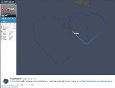 Phi công lái máy bay 'vẽ' trái tim mừng đám cưới