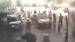 Kinh hoàng trâu điên đại náo trường học ở Trung Quốc