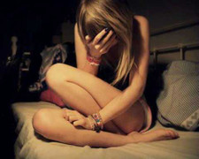 Tranh cãi quyết liệt việc trưng hình người bán dâm lên báo