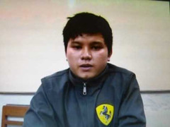 Chạy xe máy xuyên qua lễ đài khi lãnh đạo đọc diễn văn