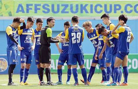 Kiatisak làm gì để luân phiên chiến Việt Nam?