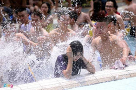 Nhóm người gây hỗn loạn ở công viên nước Hồ Tây sẽ bị xử phạt thế nào?