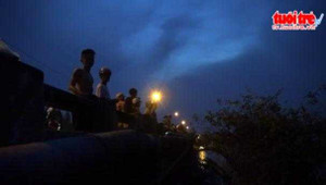 Lật xuồng chở 4 người nhậu trên sông, một người mất tích