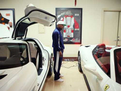 Một đại lý bán được 100 siêu xe cho ngôi sao quyền anh