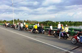 Lật ghe ở TP.HCM, 1 thanh niên mất tích