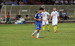 Clip: Công Phượng ghi bàn từ chấm 11m