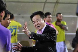 Thắng dễ HAGL, bầu Hiển vẫn chưa hài lòng