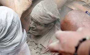 Video: Nepal hứng chịu động đất mạnh nhất 80 năm qua