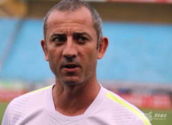 Thầy Giôm: 'Từ chức là chấp nhận thất bại!'