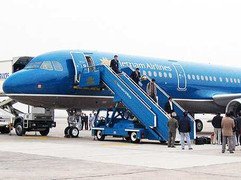 Nhiều máy bay Vietnam Airlines hạ cánh không đúng lịch trình