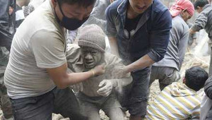 Đại sứ quán Việt Nam cử đoàn sang hỗ trợ công dân mắc kẹt ở Nepal