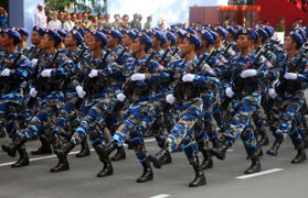 Video: Toàn cảnh hàng nghìn người diễu binh mừng ngày Thống nhất