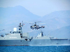 Clip: Xem máy bay tối tân của Hải quân Việt Nam trình diễn