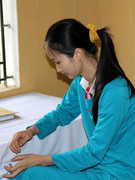 'Bông hoa bản' ôm hàng chục bánh heroin