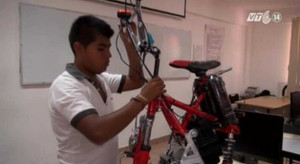 Video: Xem xe máy chạy không cần xăng rất khó tin