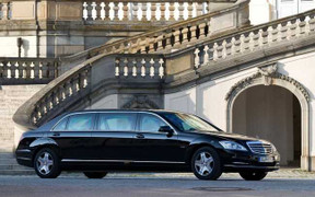 Siêu xe bọc thép hơn 30 tỷ mới nhập của Bộ Ngoại giao có gì đặc biệt?