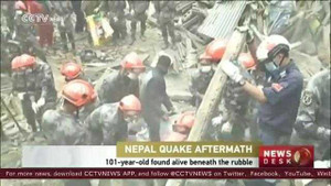 Cụ già 101 tuổi sống sót kỳ diệu sau 7 ngày bị vùi trong đổ nát ở Nepal
