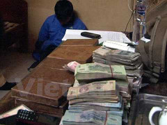 Bắt hai anh em ruột mua bán, vận chuyển trái phép 10 bánh heroin