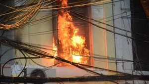 Cháy dữ dội ở trung tâm Sài Gòn, bé gái hai tuổi tử vong