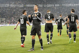 Ronaldo lập công, Real Madrid vẫn gục ngã trên đất Italia