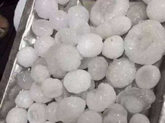 Mưa đá to bằng quả trứng gà trút xuống Lạc Dương, Trung Quốc