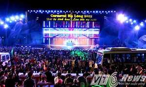 Phấn khích với màn trình diễn của nữ DJ, Carnaval Hạ Long suýt 'vỡ trận'
