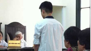 Bị cáo mang tội hiếp dâm nhận mình đẹp như diễn viên Hàn