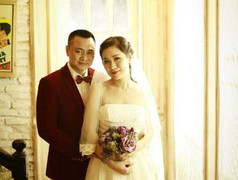 Danh hài Tự Long khoe ảnh cưới ngọt ngào