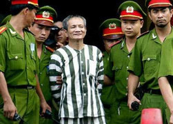 Chiêu trò nào giúp Năm Cam trở thành ông trùm của các ông trùm?