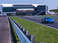 Có gì trong trụ sở hơn 2.000 tỷ đồng của hãng xe Porsche?