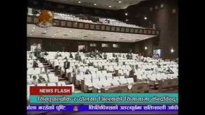 Video: Động đất, nghị sĩ Nepal bỏ chạy giữa cuộc họp