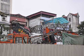 Nguyên nhân vụ sập cần cẩu dự án đường sắt, đè nát tiệm vàng