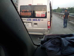 Côn đồ dùng ‘luật rừng’ lộng hành trong bến xe giữa thủ đô