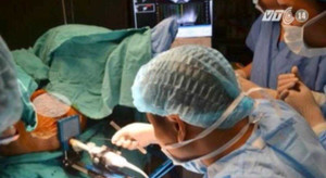 Clip: Bệnh viện Bạch Mai chữa khỏi ung thư cho 2 bệnh nhân