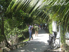 Nhậu say, nam thanh niên tự lao xe xuống sông