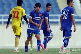 Công Phượng bị đau, phải rời sân sớm