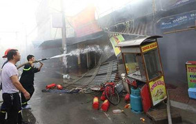 Cháy chợ Phùng Khoang: Nhân chứng kể phút phá cửa cứu người trong biển lửa