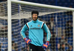 Petr Cech rục rịch thế chỗ De Gea