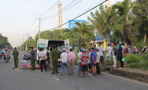 Tông 2 mẹ con chết thảm, tài xế lái xe bỏ trốn