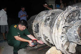 4 ngày vật lộn giữa biển với 'vật thể lạ' nghi đuôi máy bay