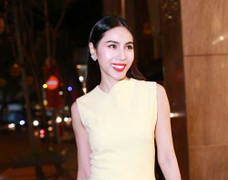 Thủy Tiên diện váy 4.000 USD khoe đường cong quyến rũ