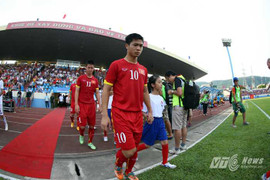 Công Phượng được đàn anh dõi theo từ Thái Lan