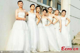 Nam sinh Trung Quốc biến hóa với váy cưới