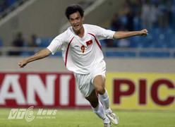 Những pha làm bàn khiến người Thái sợ Công Vinh