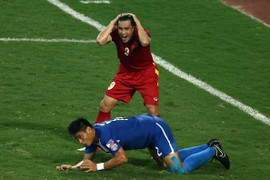 Tuyển Việt Nam 4 lần suýt thua Thái Lan trong hiệp 1