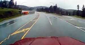 Xem màn tránh tai nạn siêu đẳng