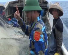 Áp tải 3 tàu cá Trung Quốc ra khỏi Vịnh Bắc Bộ