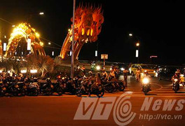 Bát nháo ở cây cầu kỷ lục của Đà Nẵng